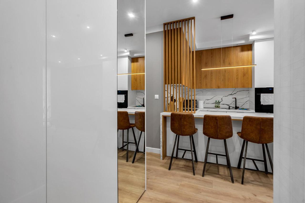 Lotnisko Chopina Modern Apartment Warschau Buitenkant foto